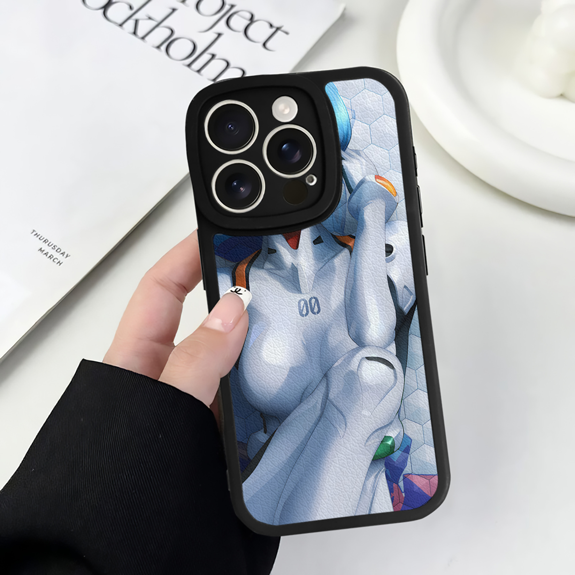 （画像用） EVA 新世紀エヴァンゲリオン 【iPhone 16シリーズ対応】シリコンスマホケース（レザー調） 材質：シリコン